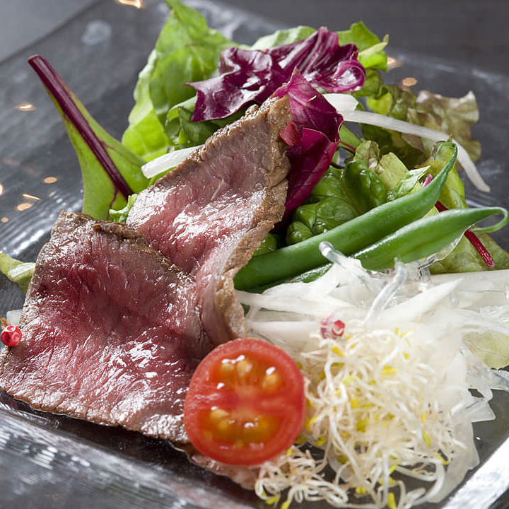 箸休め　神戸牛ローストビーフのサラダ
