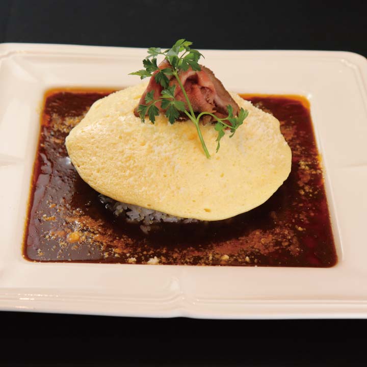 【平日ランチ限定】神戸牛スフレオムライス　ローストビーフのせ