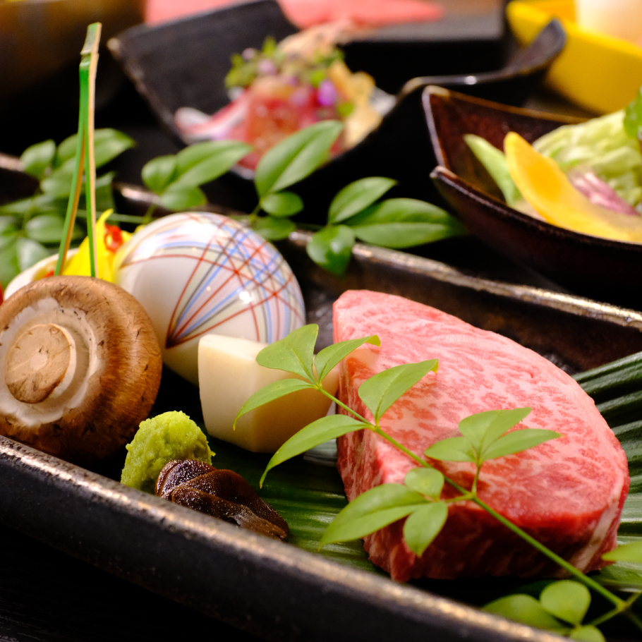 ＊12/24、25限定【乾杯ワイン、クリスマスホールケーキ付き】神戸牛クリスマスコース　全11品