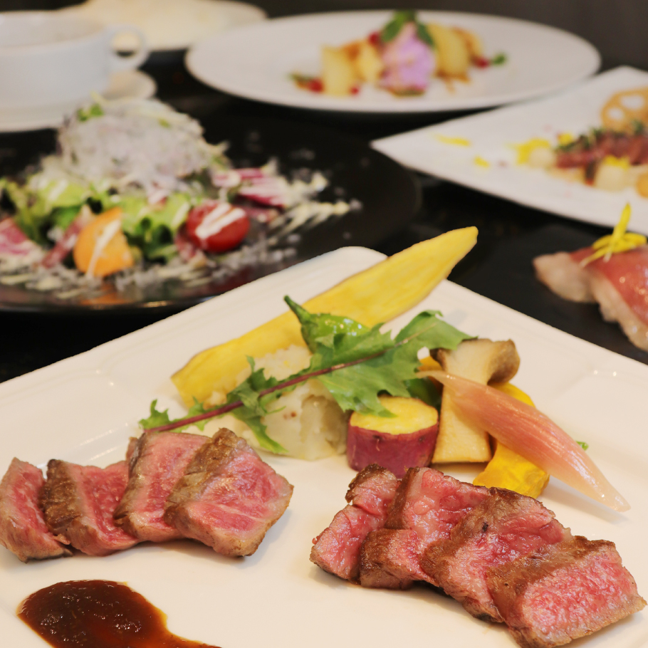 【WEB予約限定】A5ランク神戸牛ステーキ2種食べ比べや特製炙りカルビ寿司を味わう王道の定番コース　全7品
