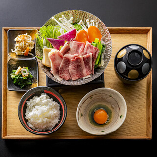 【平日ランチ限定】新鮮野菜とあっさり味わう「神戸牛すき焼き定食」★ご飯おかわり・大盛り無料
