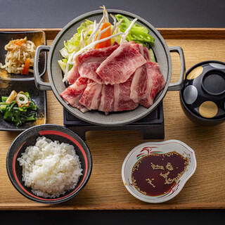 【平日ランチ限定】至福の旨みを噛みしめる「神戸牛カルビ焼肉定食」★ご飯おかわり・大盛り無料