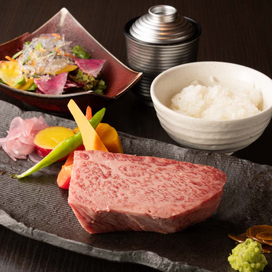 【神戸牛 吉祥吉 西心斎橋店】ランチ限定神戸牛コース　神戸牛赤身80g・サラダ・スープ・ライス付き！