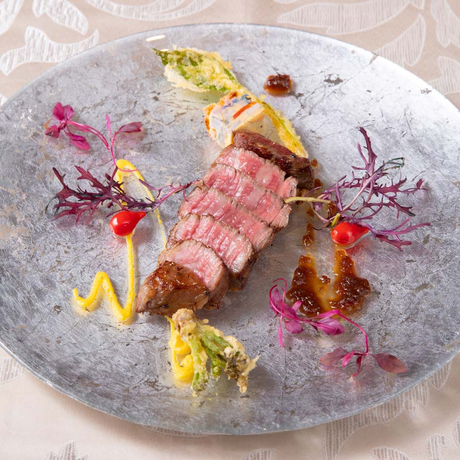 【プレミアム神戸牛食べ比べランチ】プレミアム神戸牛別格希少部位80g、プレミアム神戸牛サーロイン60gなど全9品