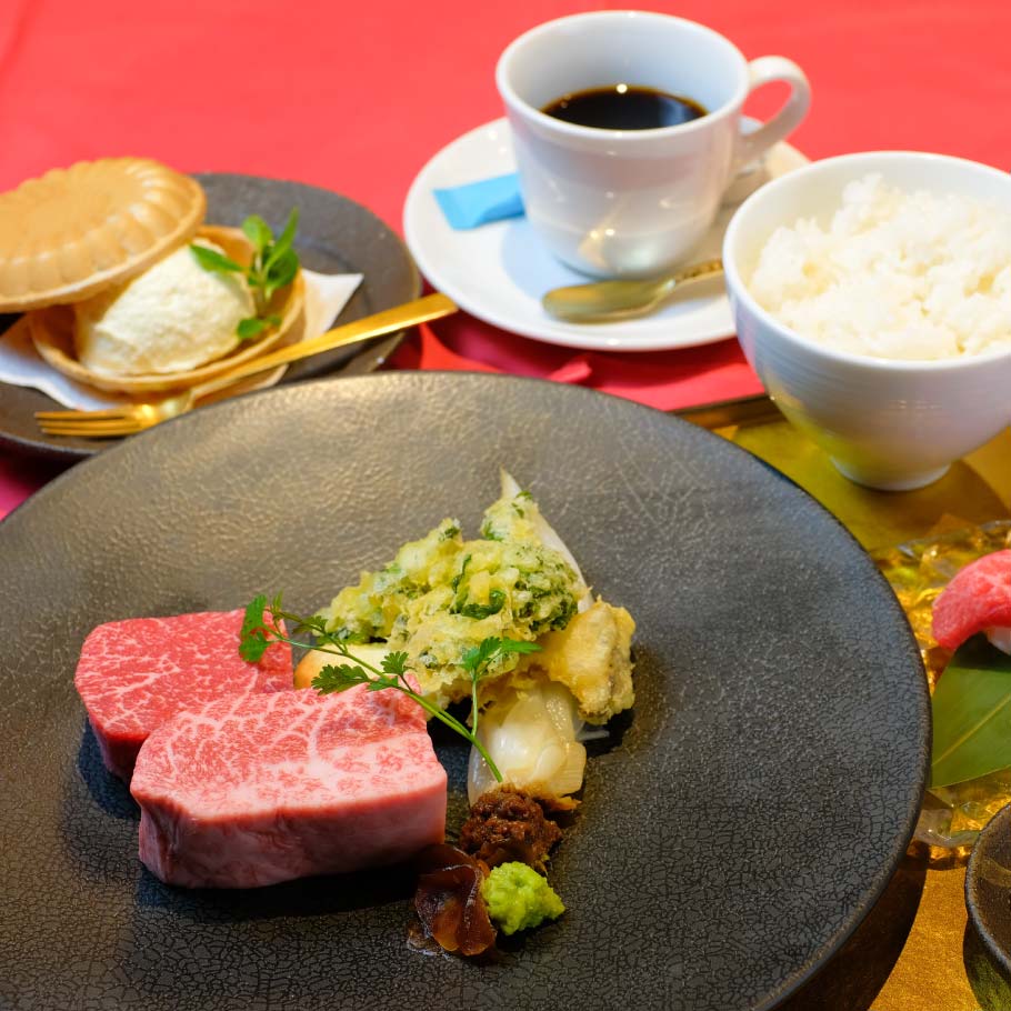 【神戸牛さくらランチ】神戸牛赤身寿司、神戸牛極上赤身ステーキ80gなど全6品
