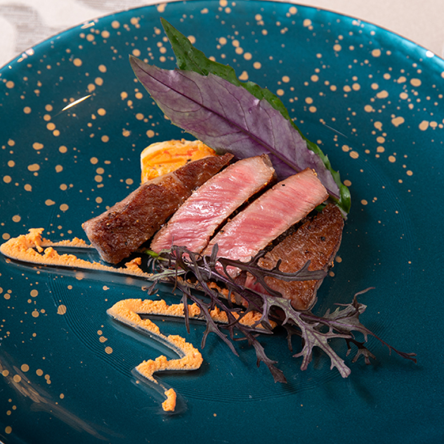 【大阪・難波で楽しむ神戸牛鉄板焼き】神戸牛2種の部位食べ比べ 鉄板焼きコース　全7品