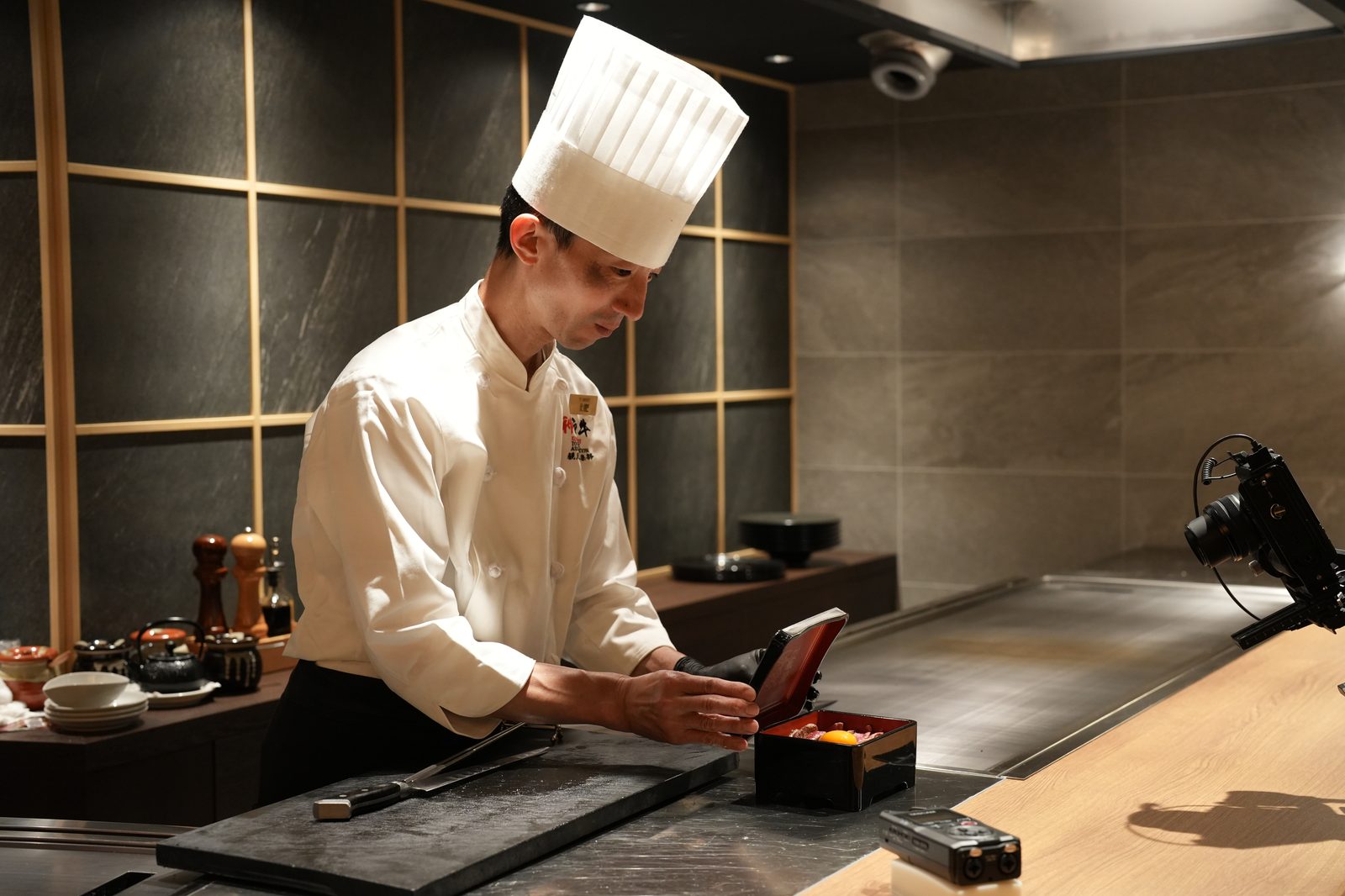 Inside Teppanyaki Sakura Komachi Bukeyashiki