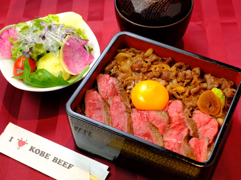 神戸牛ステーキと牛めし重（サラダ・スープ付き）