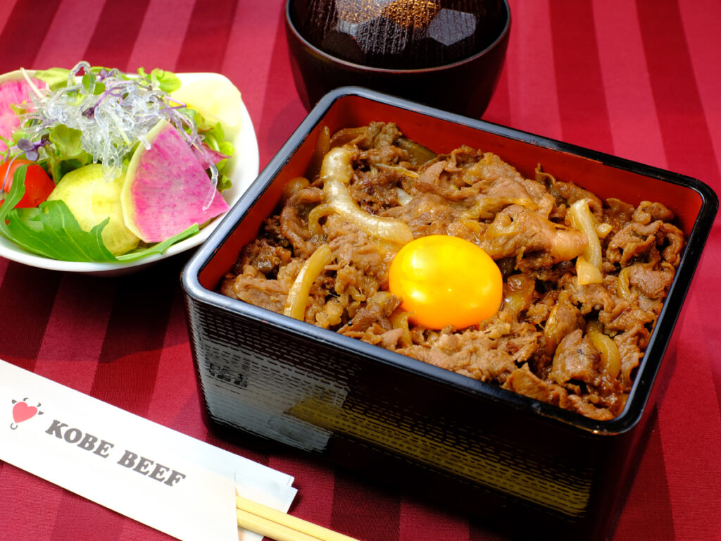 キッズメニュー・神戸牛牛めし（サラダ・スープ付き）
