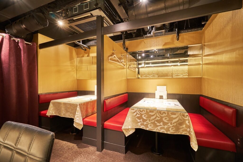 Inside Kobe Beef YAZAWA Hankyu Kobe-Sannomiya