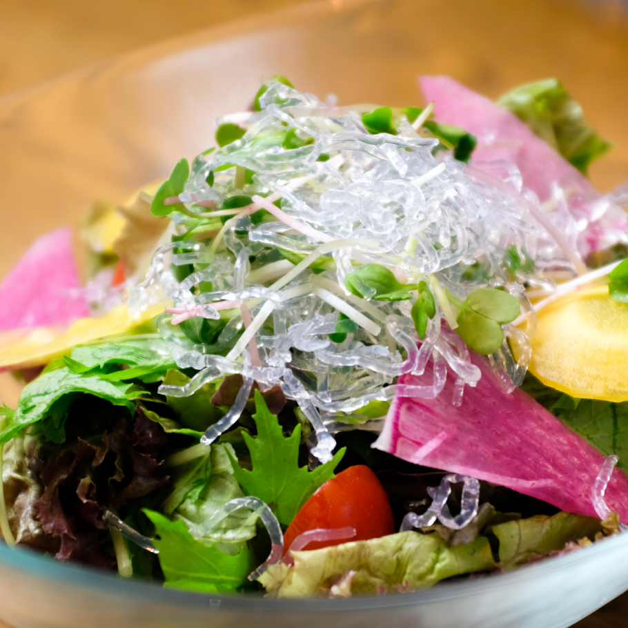 黒ごまドレッシングサラダ